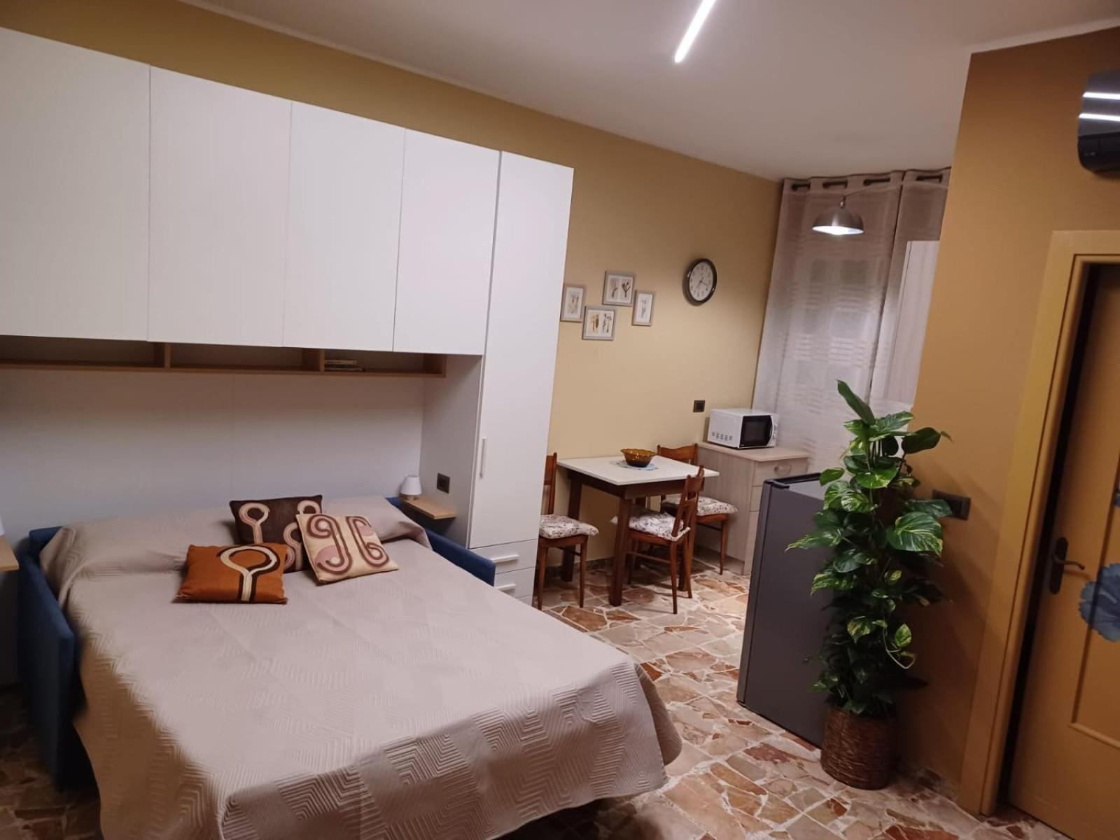 דירות Priocca Ca Da Curt Monolocale מראה חיצוני תמונה